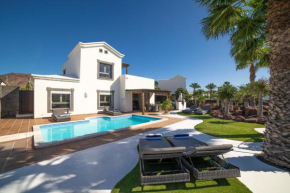 Beautiful Lanzarote Villa - 3 Bedrooms - Villa Irlanda - Private Pool and Only 400m from the Sea - Playa Blanca